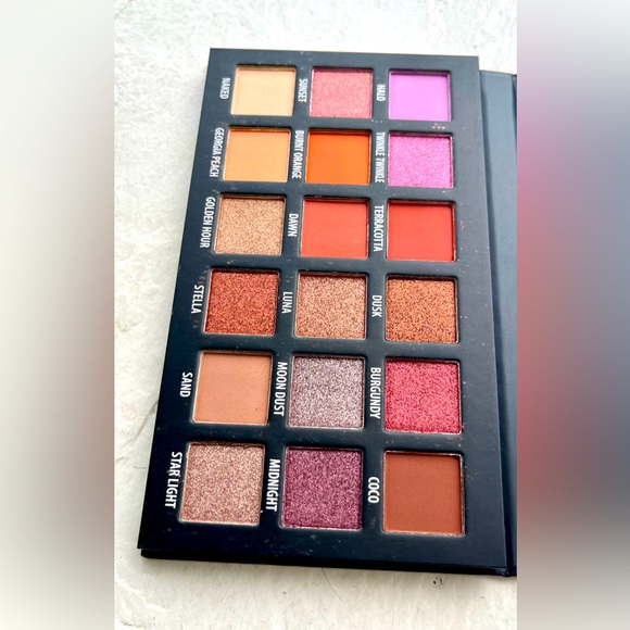 NEW! Kab Cosmetics Day + Night 18 Pan Eyeshadow Palette 21.6g/0.76oz Full Size - Picture 3 of 9